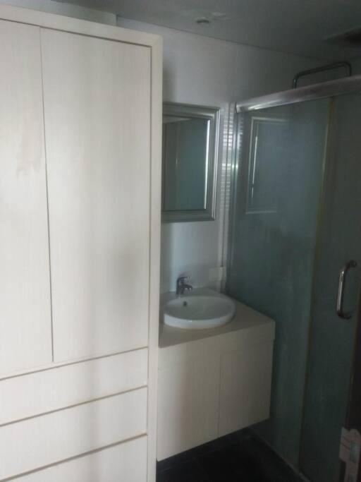 Mg Suite 1Bedroom Apartment By Just Inn Management Semarang Kültér fotó